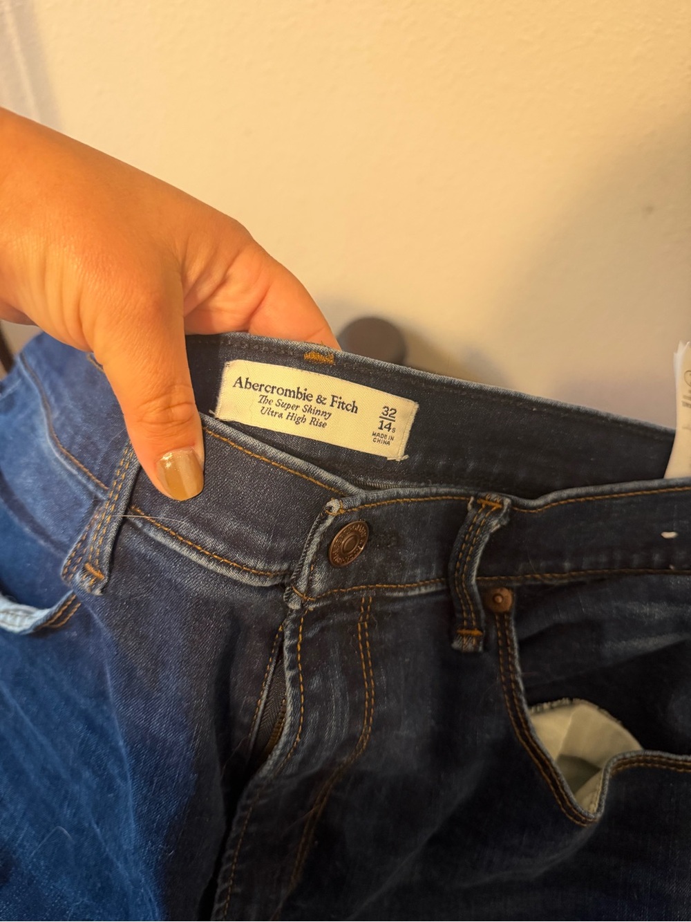 Abercrombie & Fitch women’s Dark Blue Super Skinny Jeans